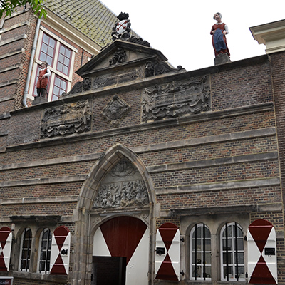 Restauratie Weeshuispoort Leiden