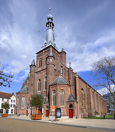 St. Dionysiuskerk of Heikese kerk in Tilburg Restauratie sierschilderwerk
